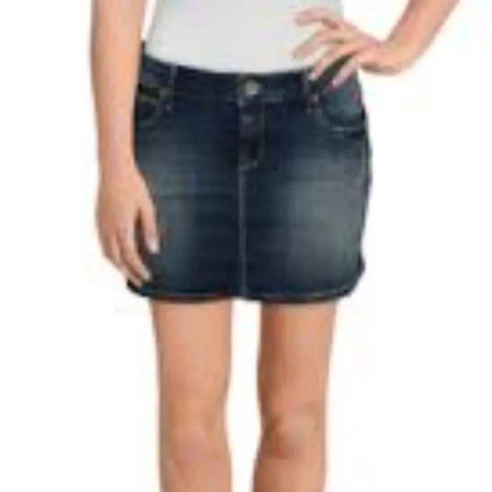 BRAND NEW DENIM SHORT SKIRT